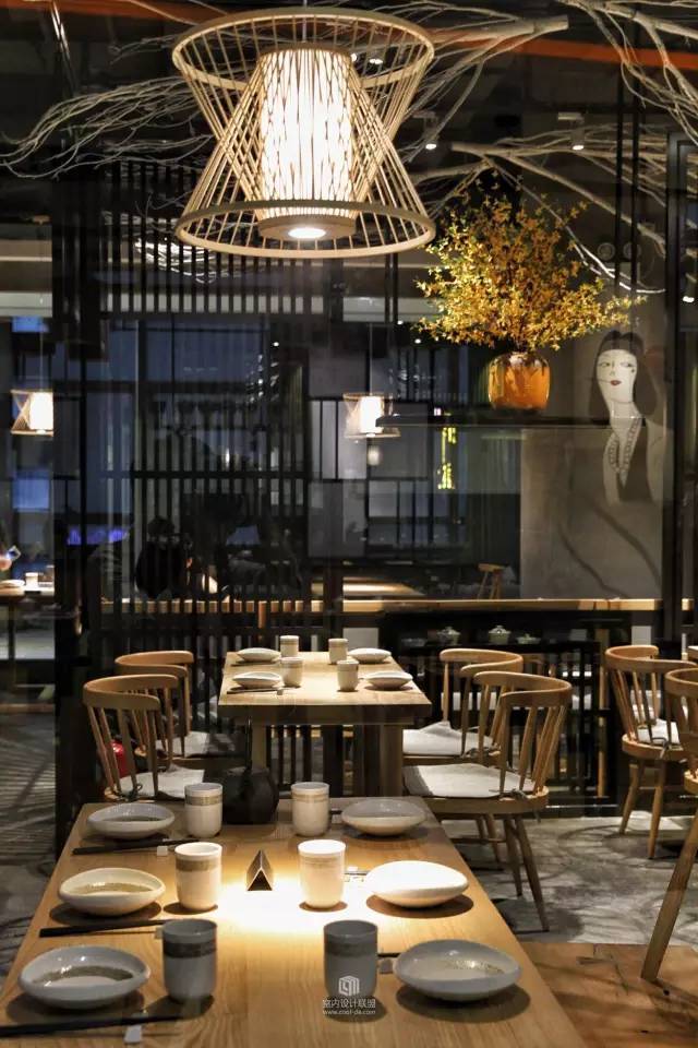 這餐廳設計裝修太贊了，一個月我重了十斤